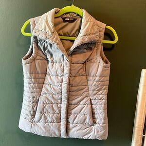 North Face grey puffer vest. Excellent condition.